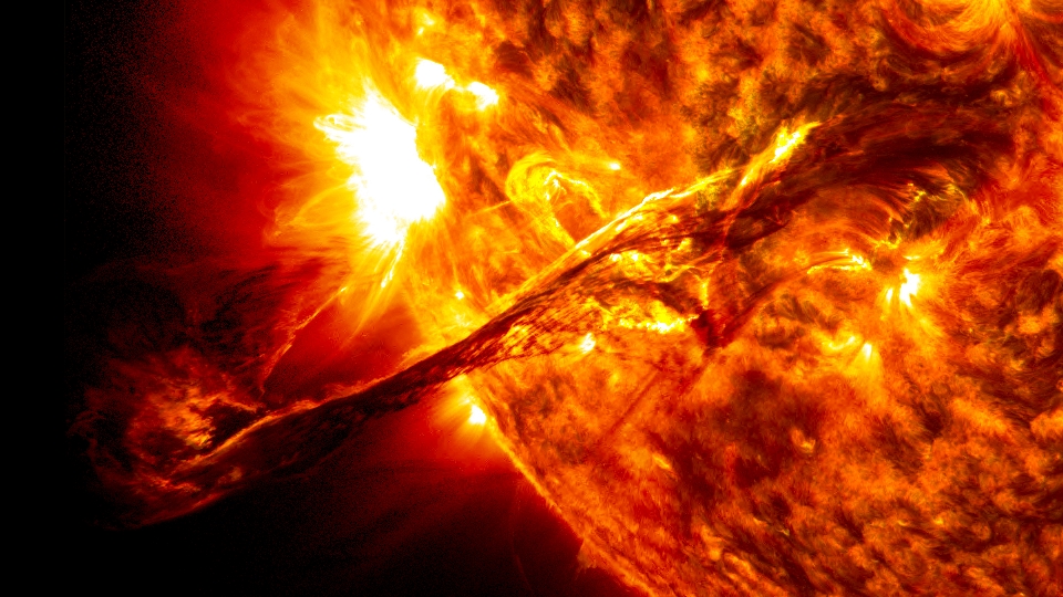 4K Timelapse de la actividad del Sol en 2015