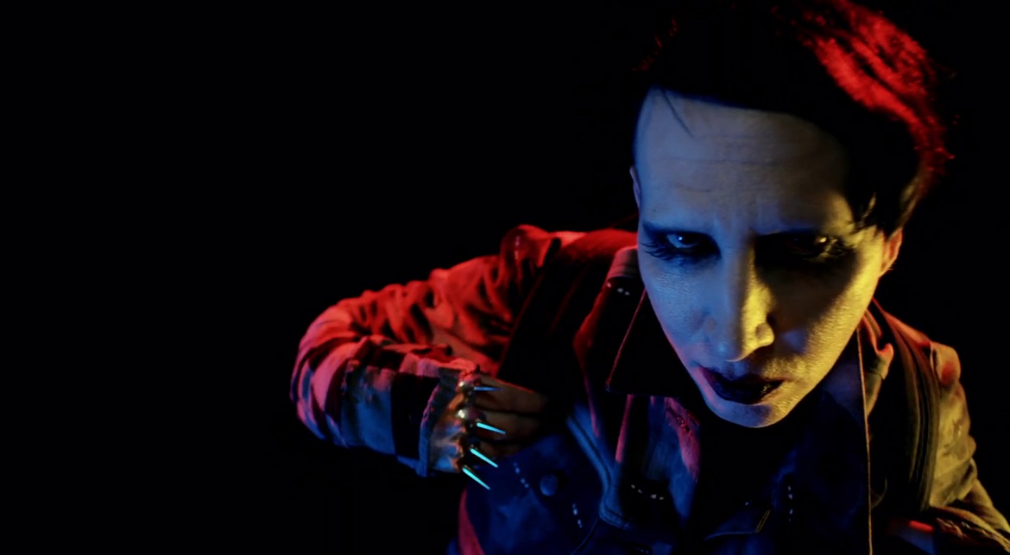Marilyn Manson en un clip de moda de Marc Jacobs