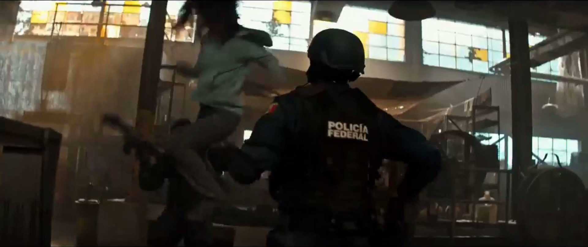 PRIMER TRAILER DE LOGAN, CON LA POLICÍA FEDERAL MEXICANA