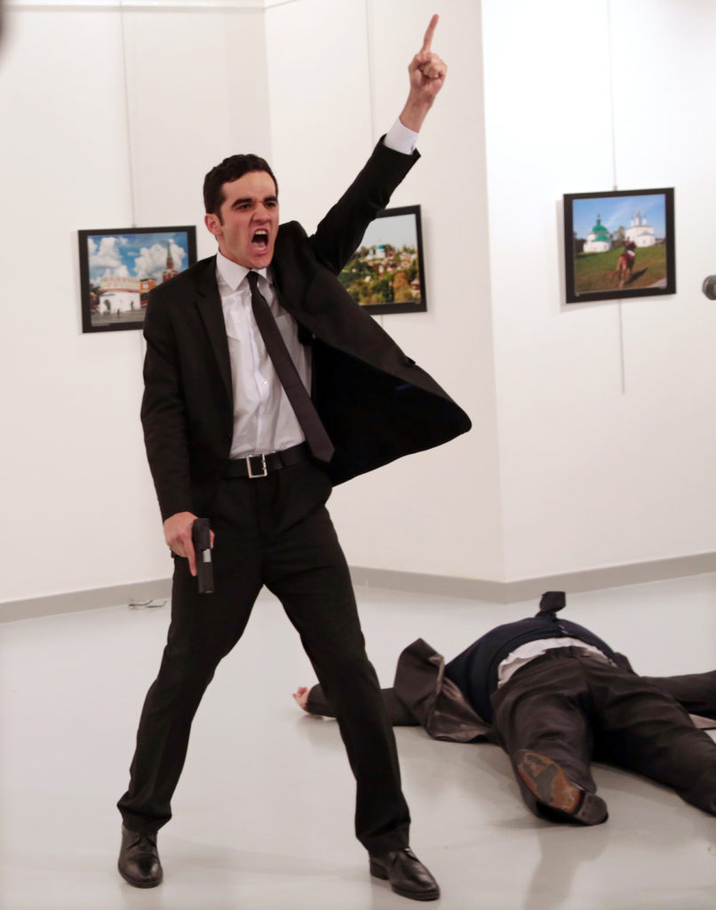 La foto del asesinato del embajador ruso en Turquía es ganadora con el World Press Photo