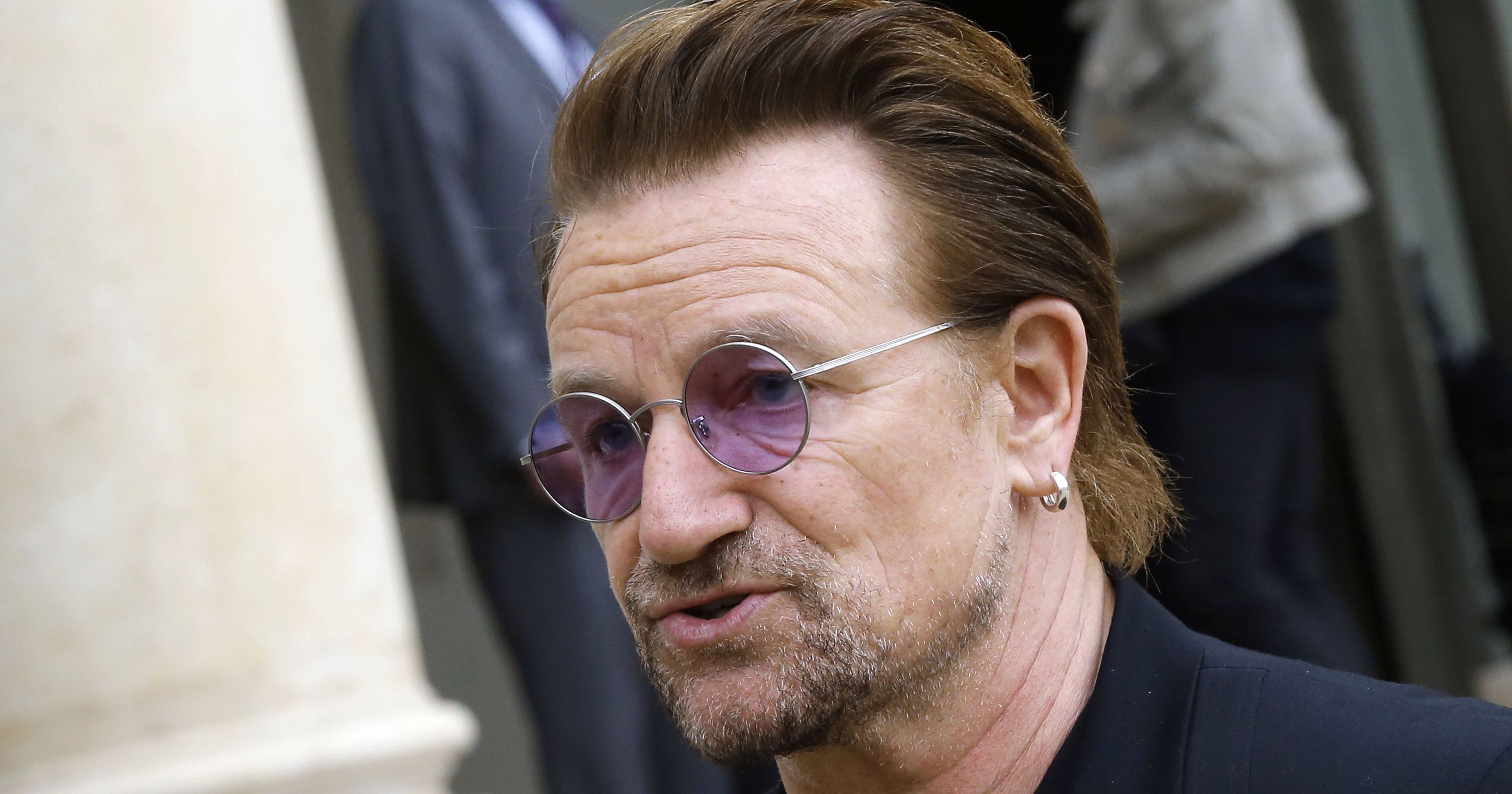 Bono pierde la voz en concierto en Berlín